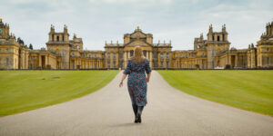 Hannah walking towards Blenheim Palace.