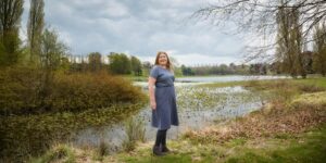 Hannah stood by the lake.